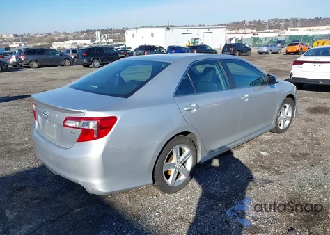 2012 Toyota Camry Se z USA, uszkodzony, nr VIN 4T1BF1FK0CU047124